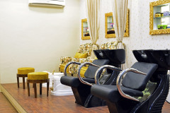 Salon at Undri